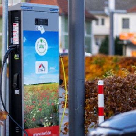 E-Mobilität direkt tanken beim Waldhotel 20m unterhalb vom Hotel